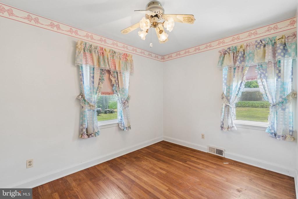 7219 NEW CUT ROAD