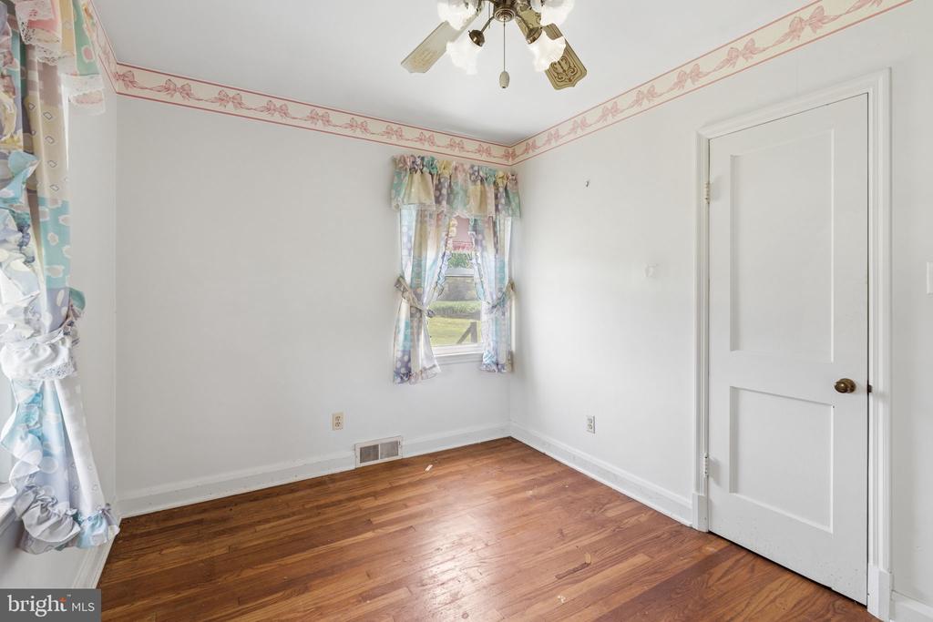 7219 NEW CUT ROAD