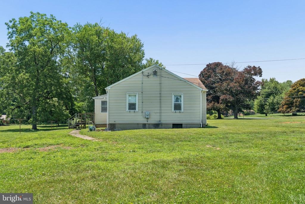 7219 NEW CUT ROAD
