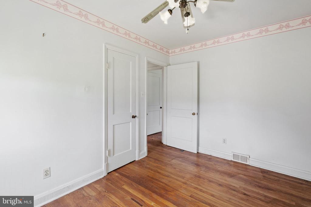 7219 NEW CUT ROAD