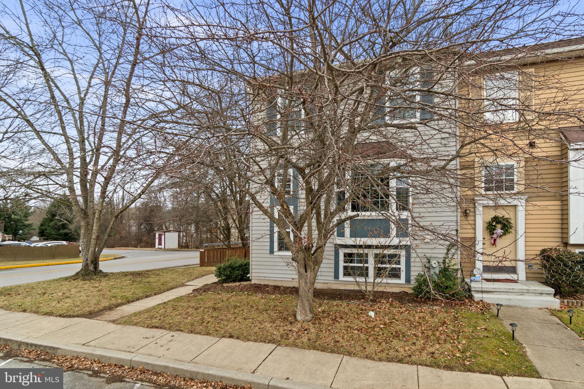 496 SILVER COURT