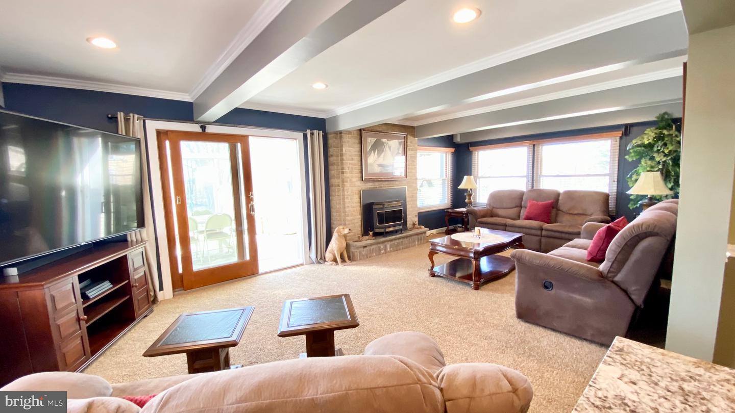 40 Neptune Dr