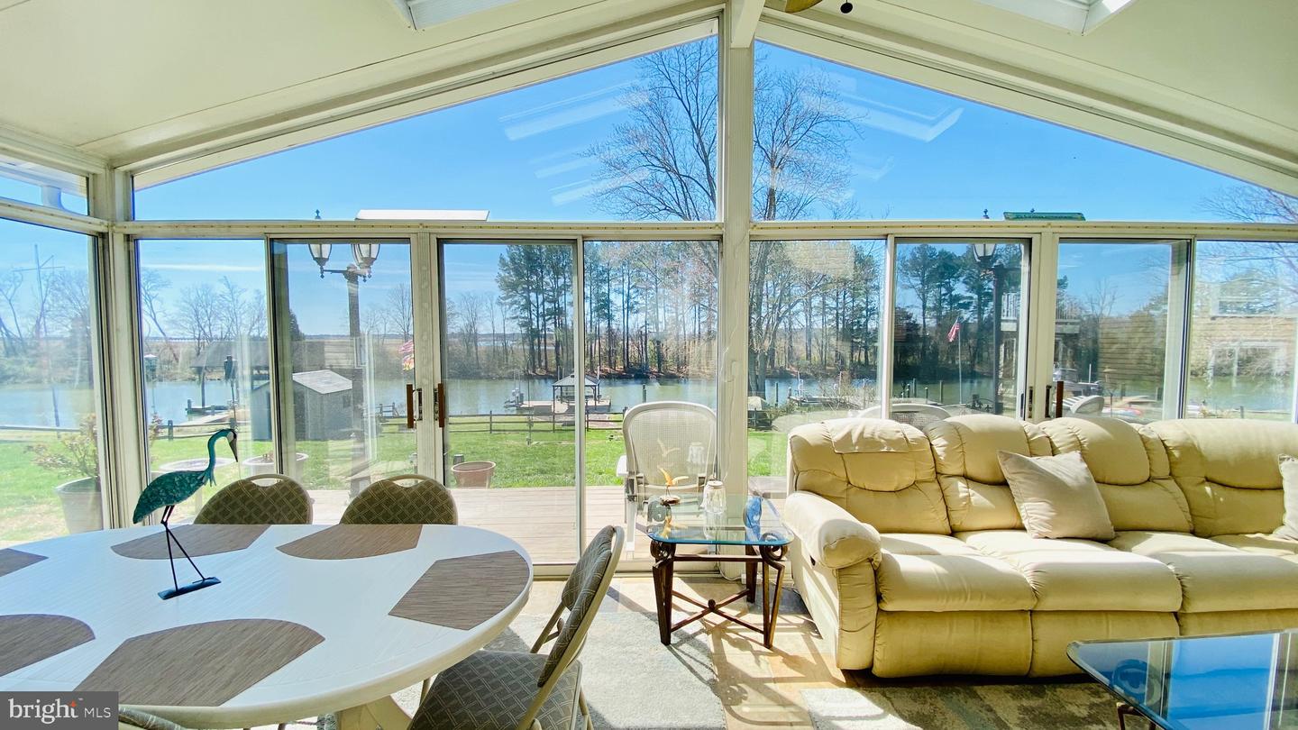 40 Neptune Dr