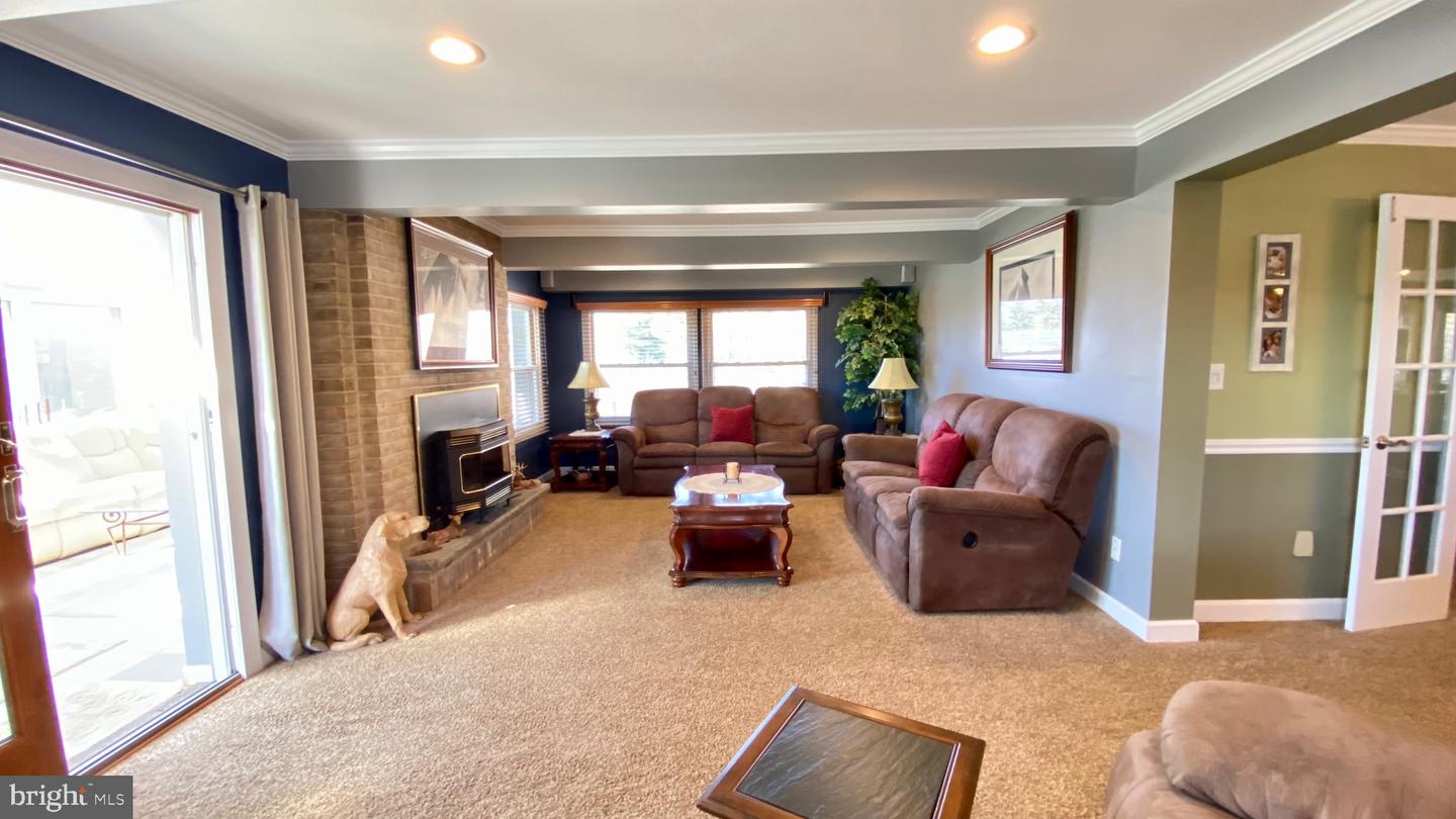 40 Neptune Dr