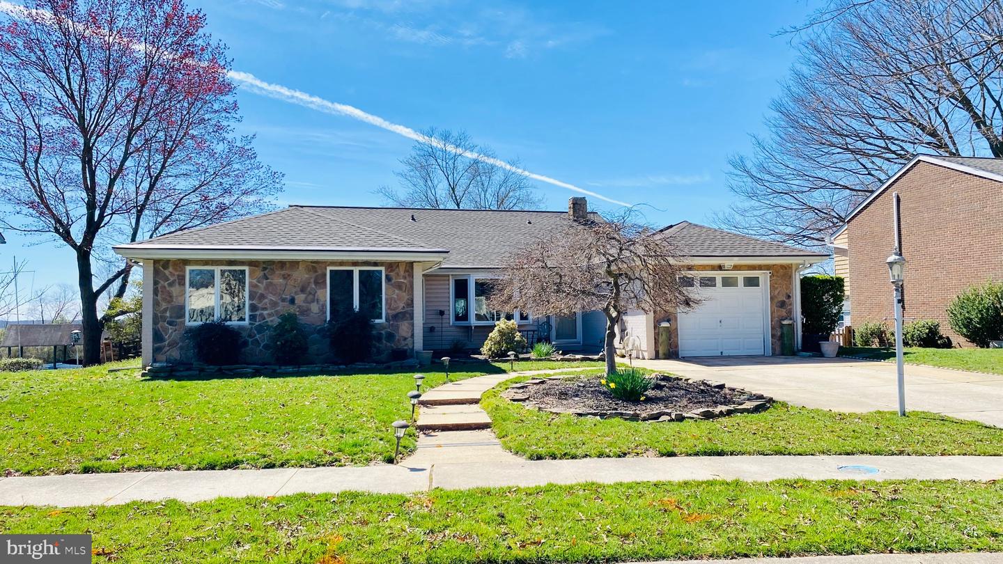 40 Neptune Dr