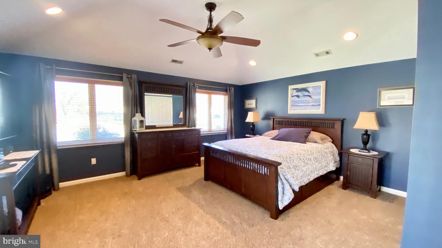 40 Neptune Dr