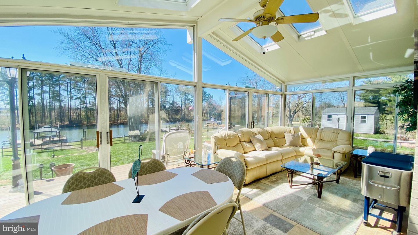 40 Neptune Dr