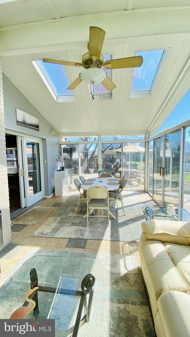 40 Neptune Dr