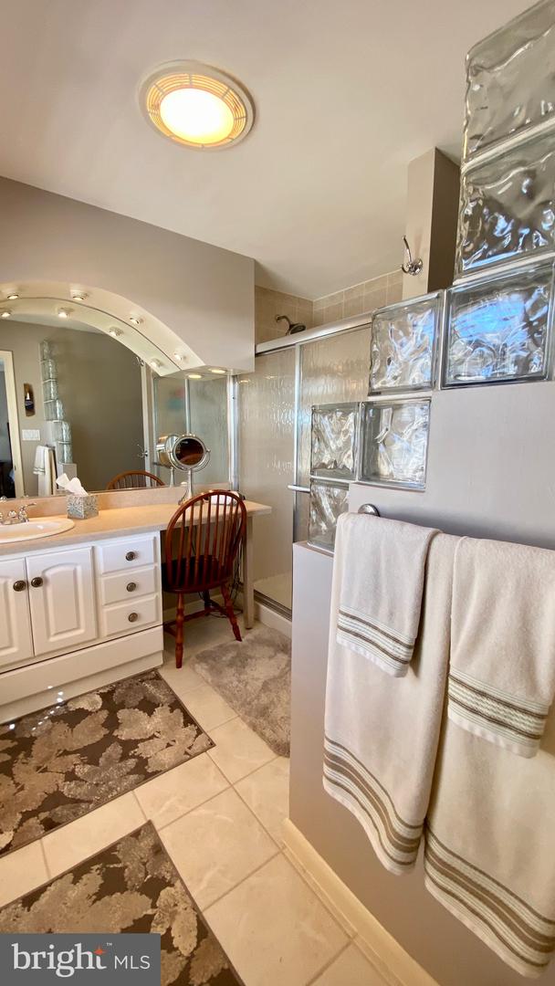 40 Neptune Dr