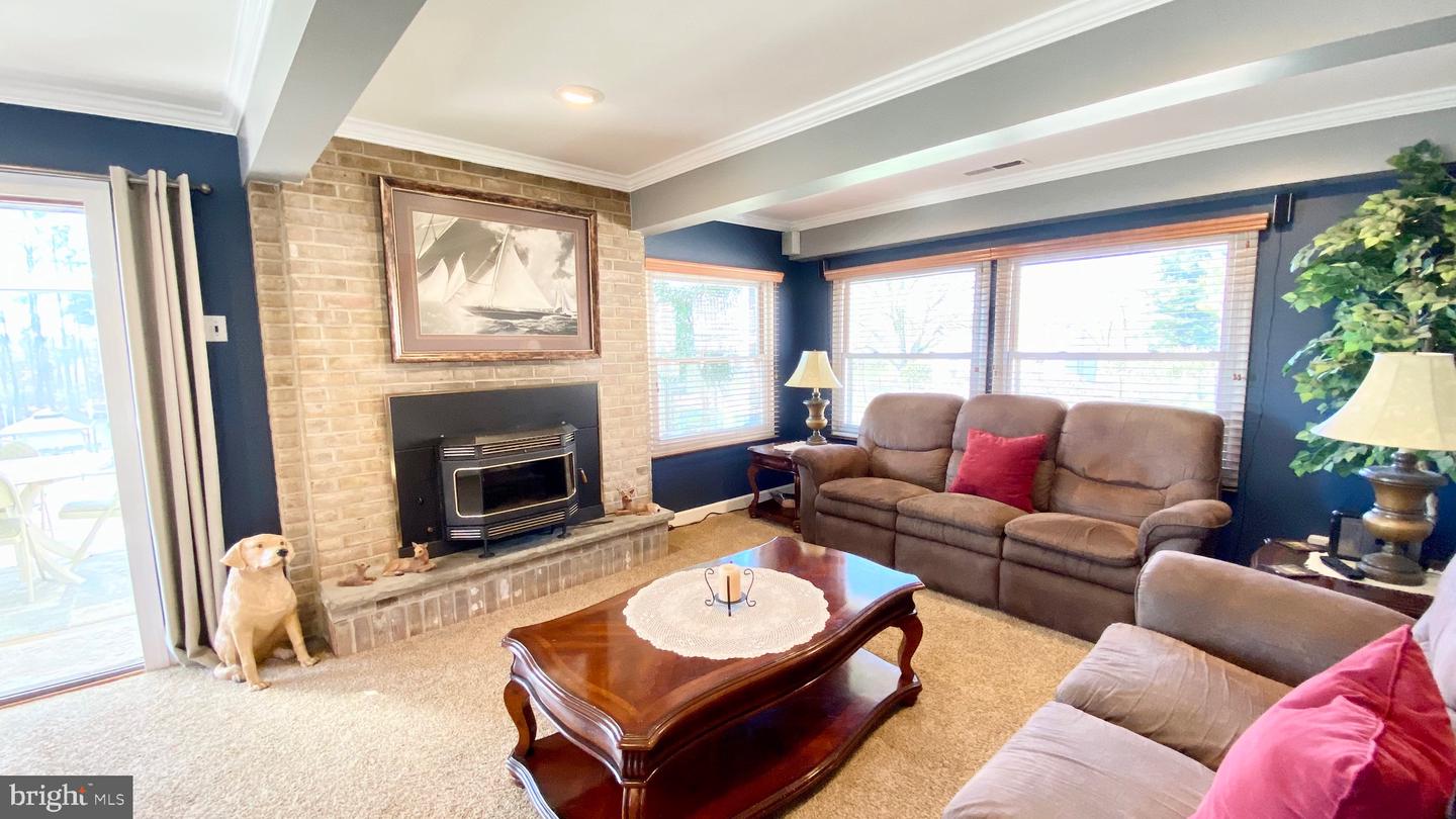 40 Neptune Dr