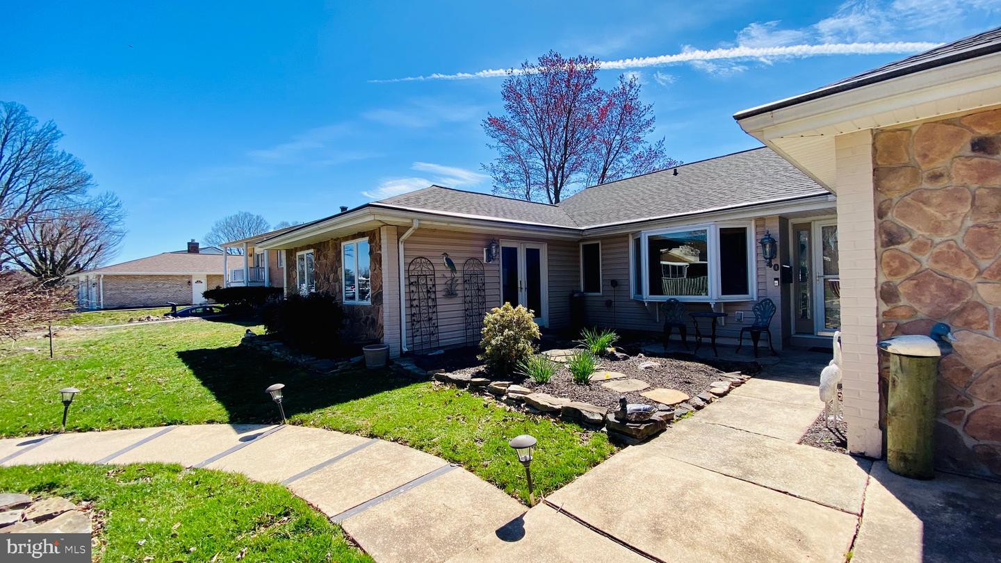 40 Neptune Dr