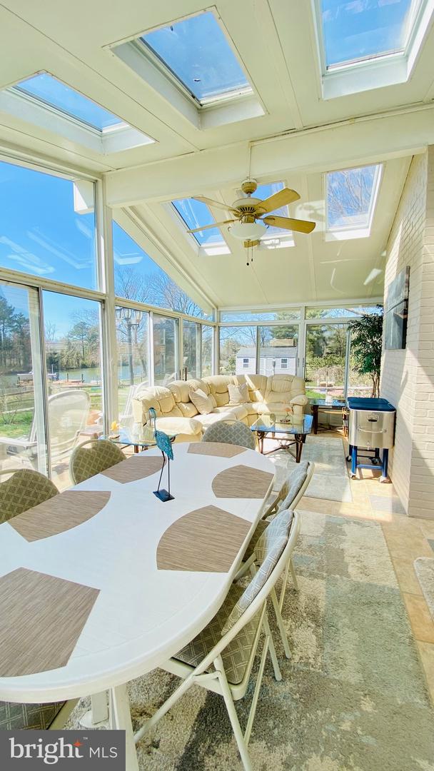40 Neptune Dr