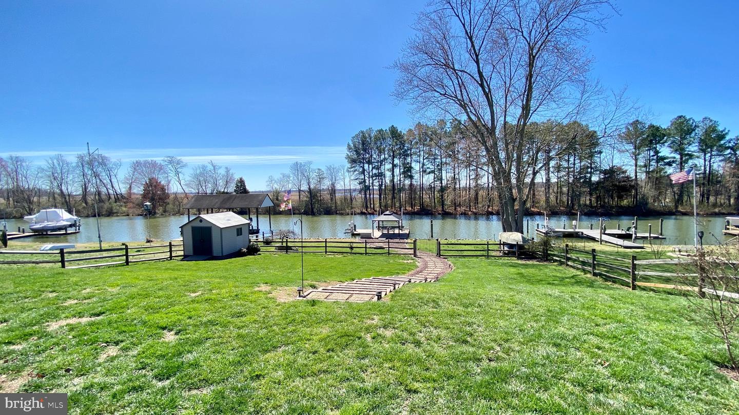 40 Neptune Dr