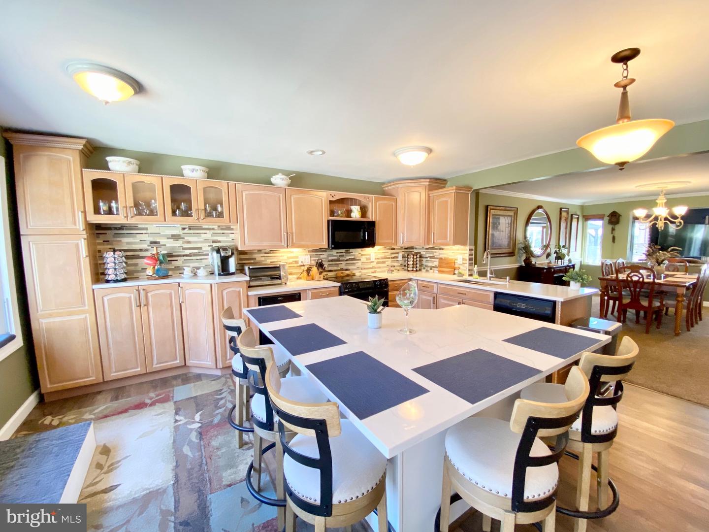 40 Neptune Dr