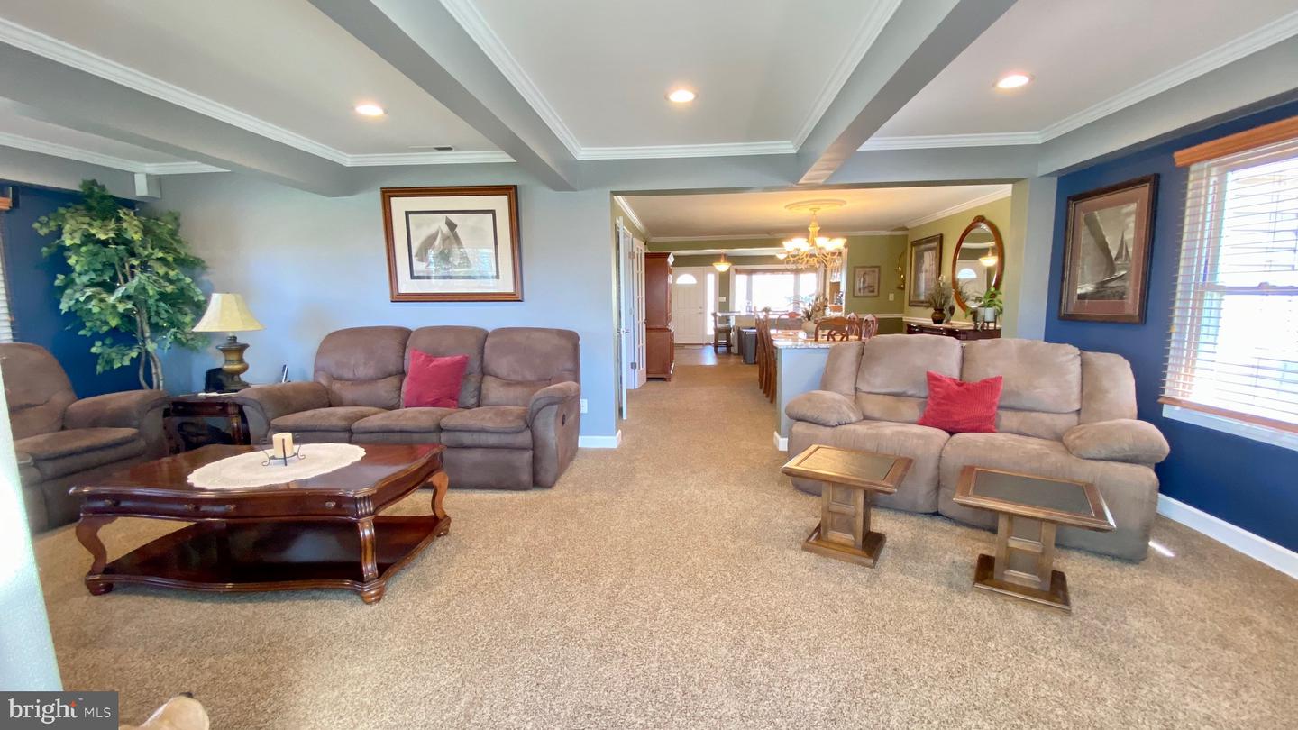 40 Neptune Dr