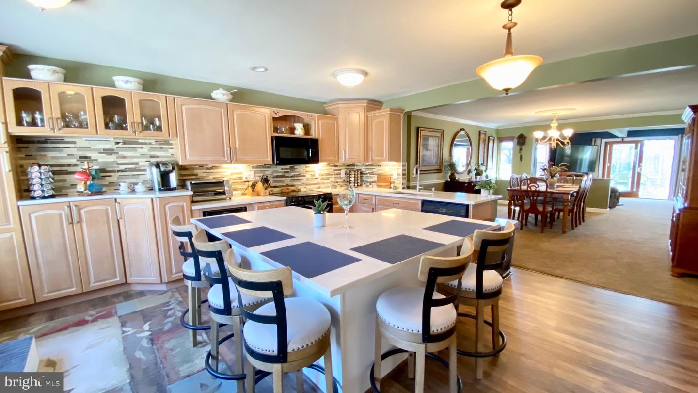 40 Neptune Dr