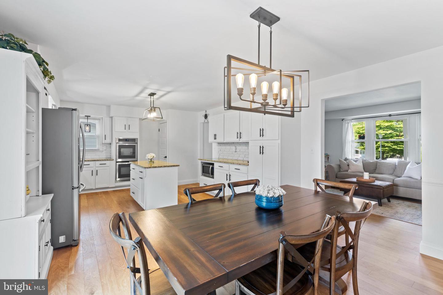 917 Jackson Blvd