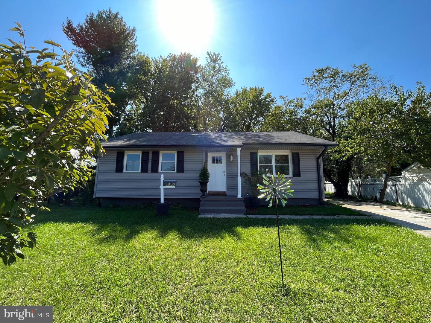 1903 Larch Ct