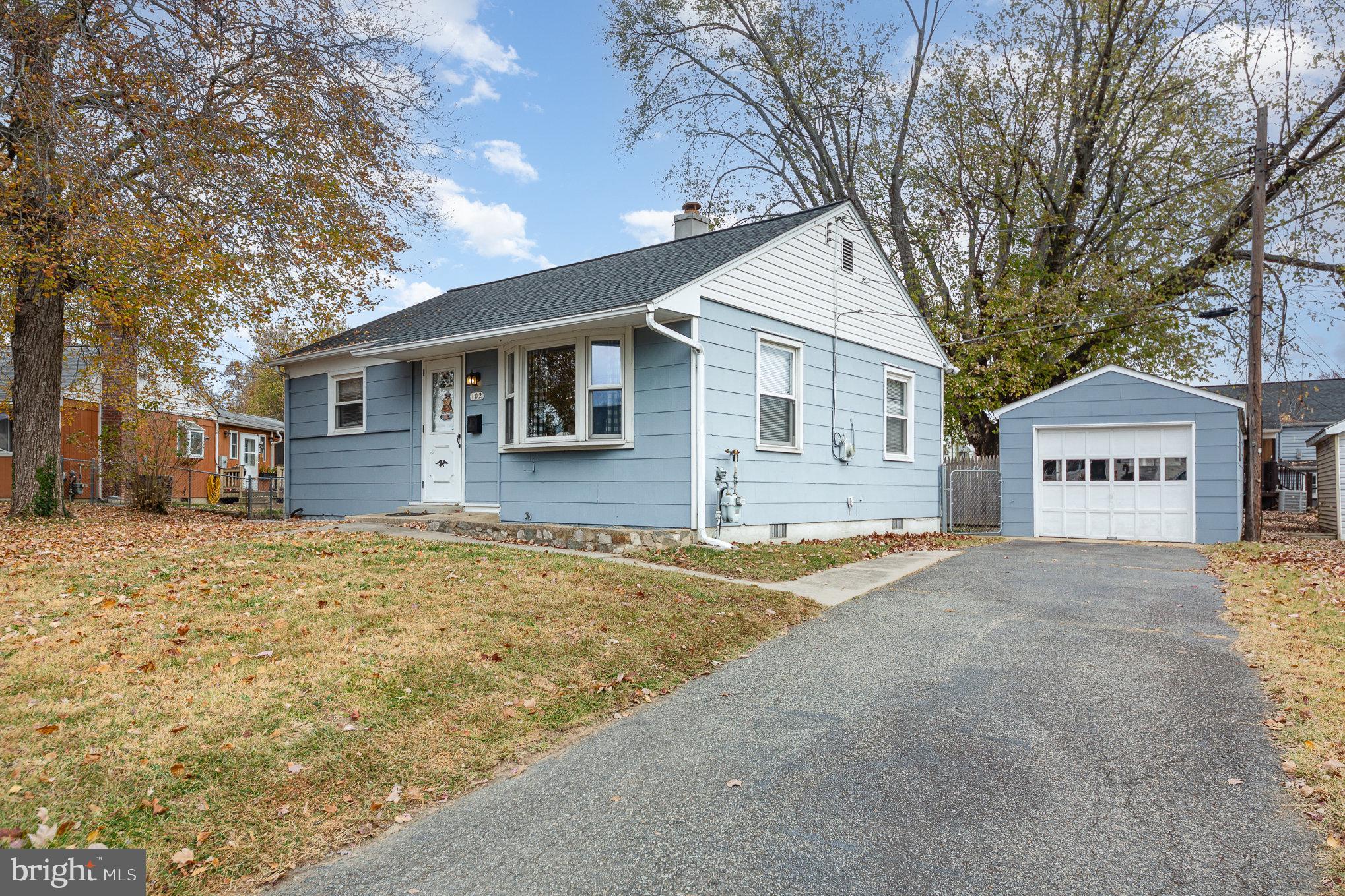 102 Fairway Ct