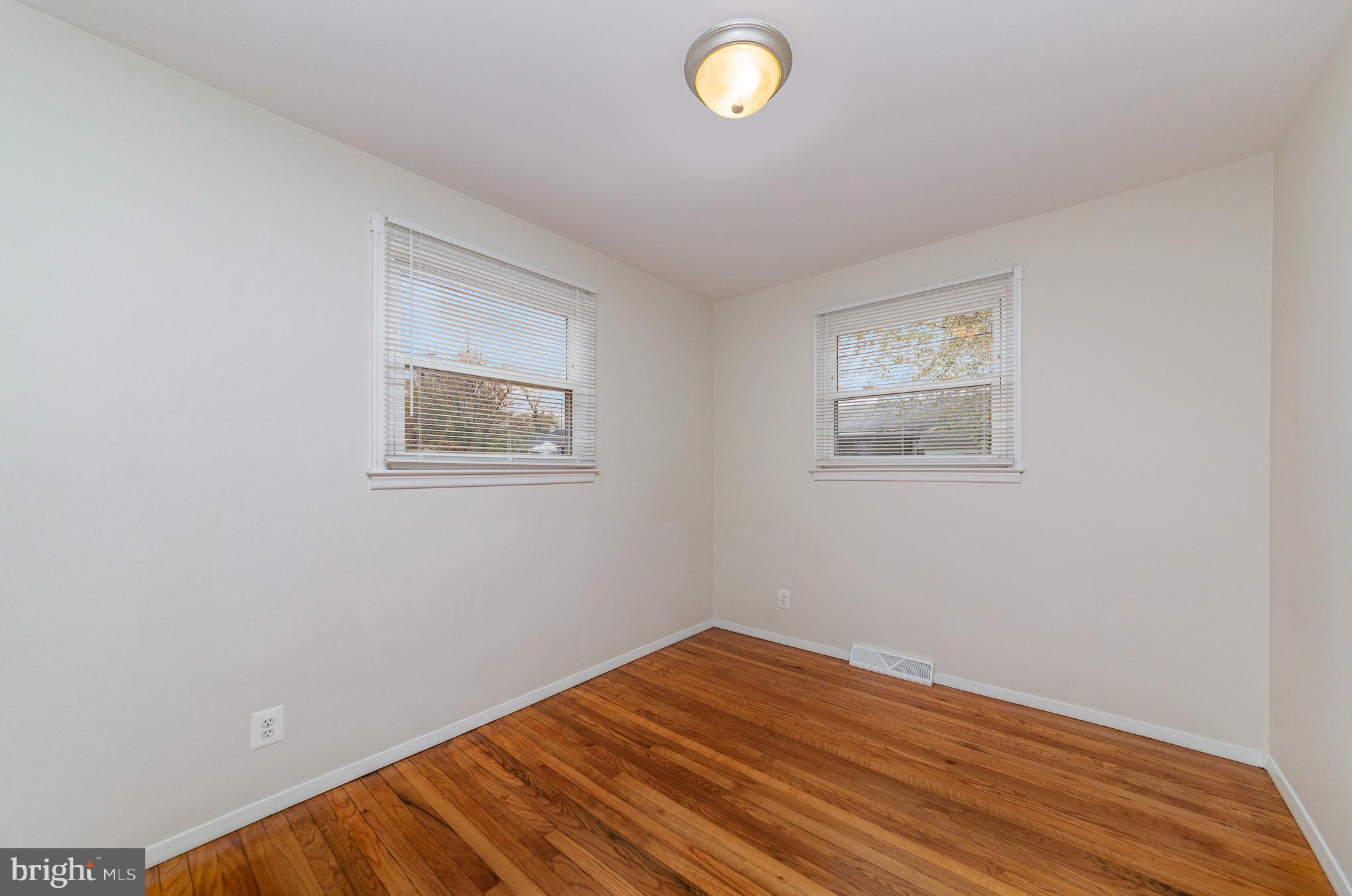 102 Fairway Ct