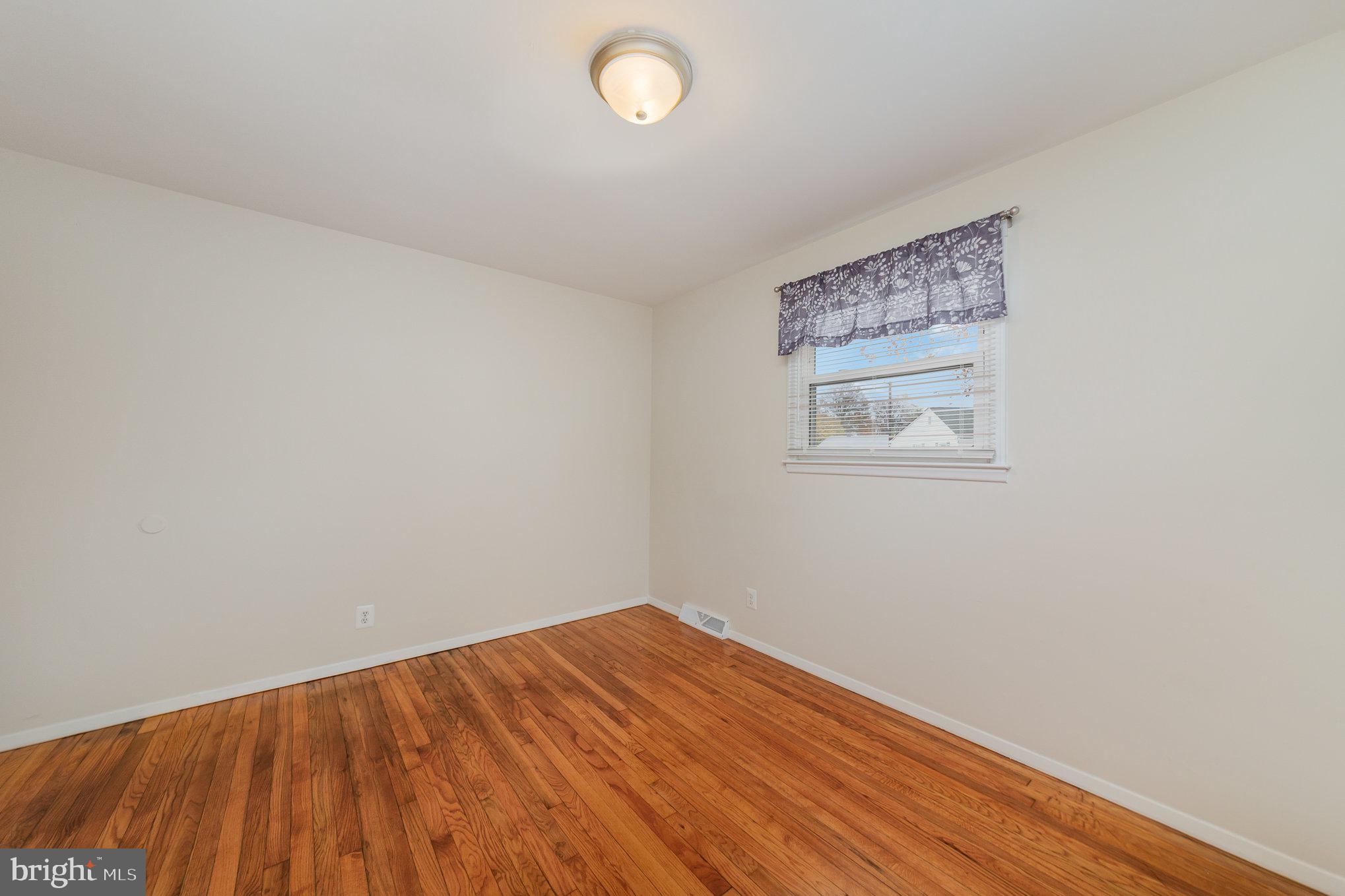 102 Fairway Ct