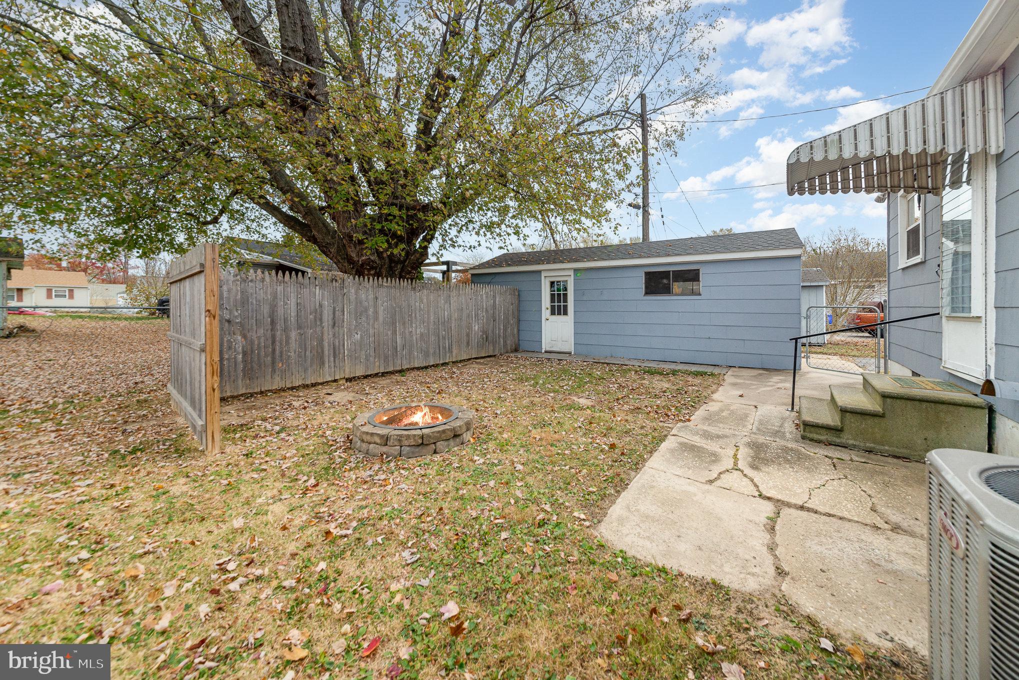 102 Fairway Ct