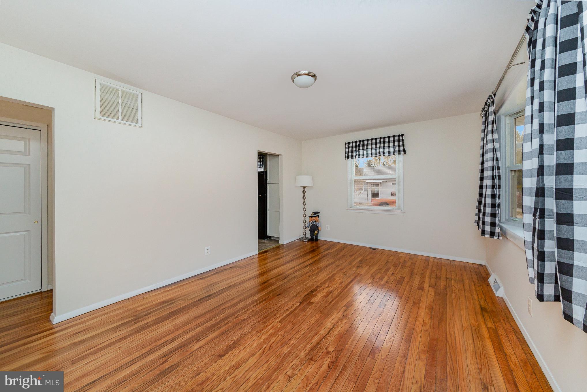 102 Fairway Ct