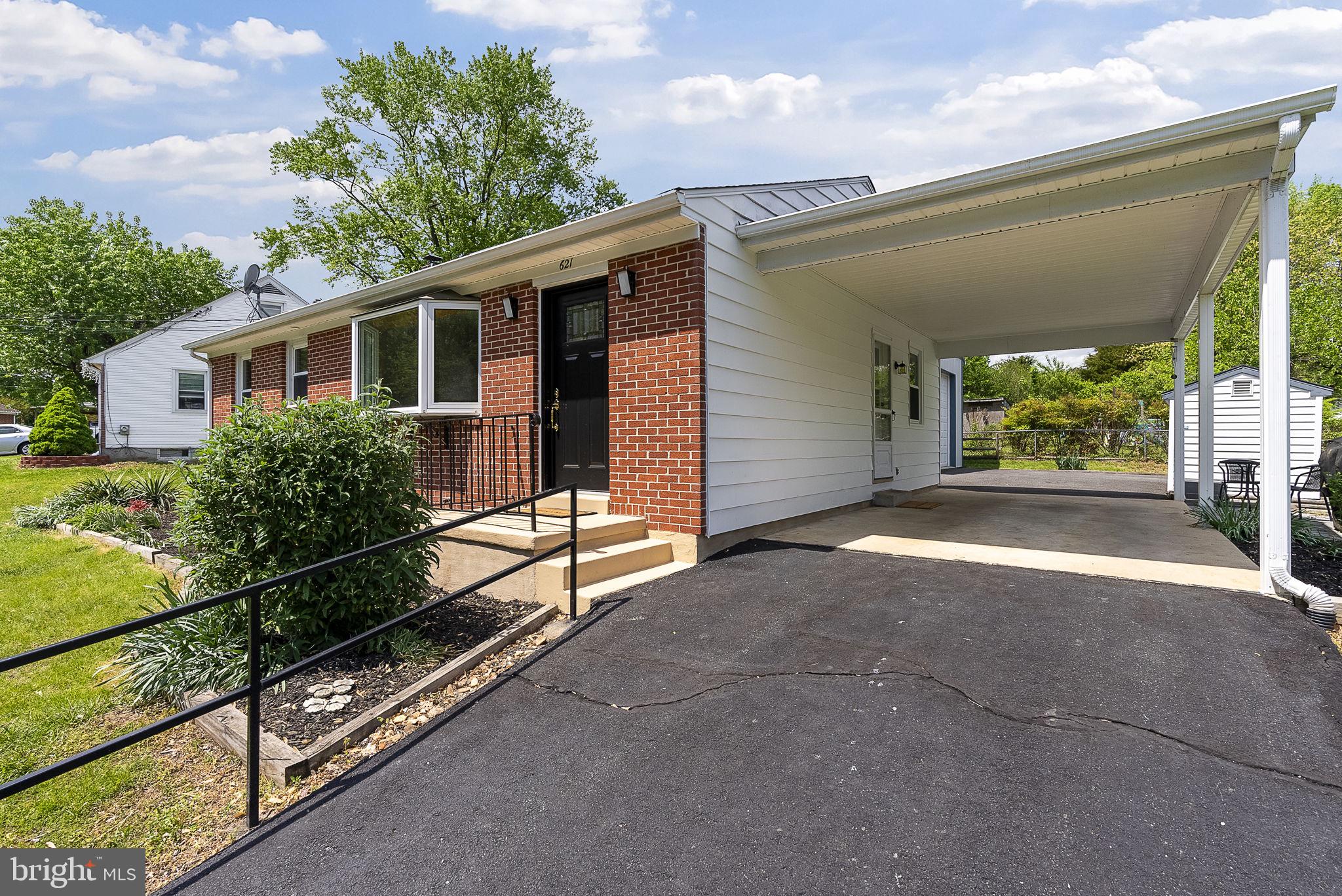 621 Chapel Ter