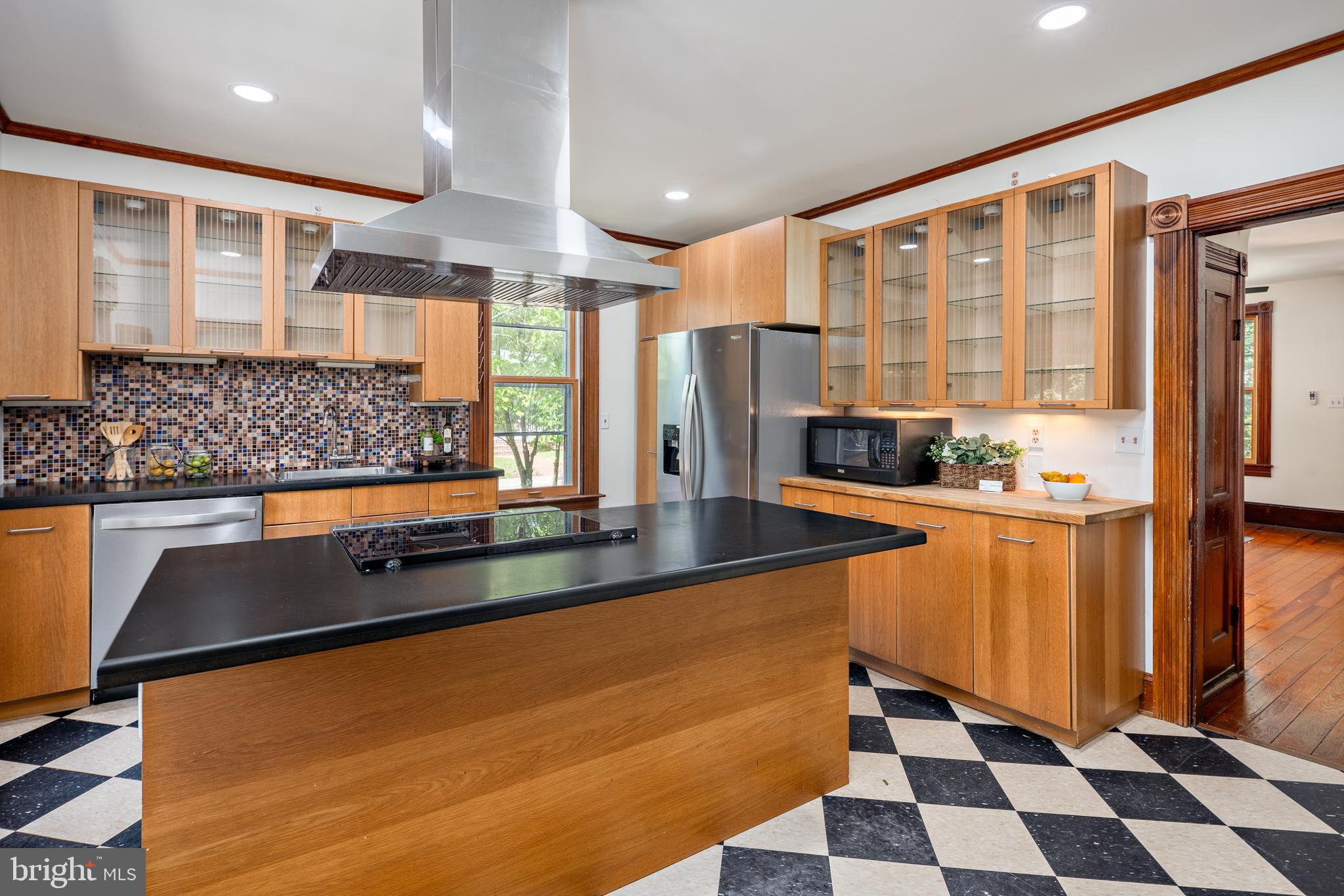 317 CHESTERFIELD AVENUE