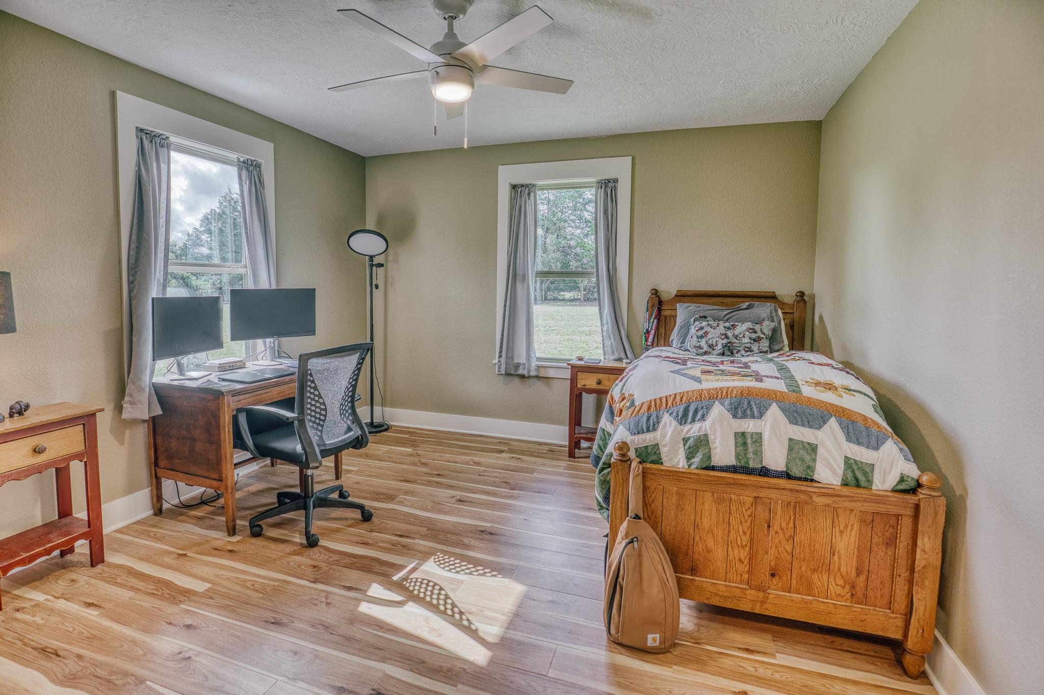 4601 Fm 390 E