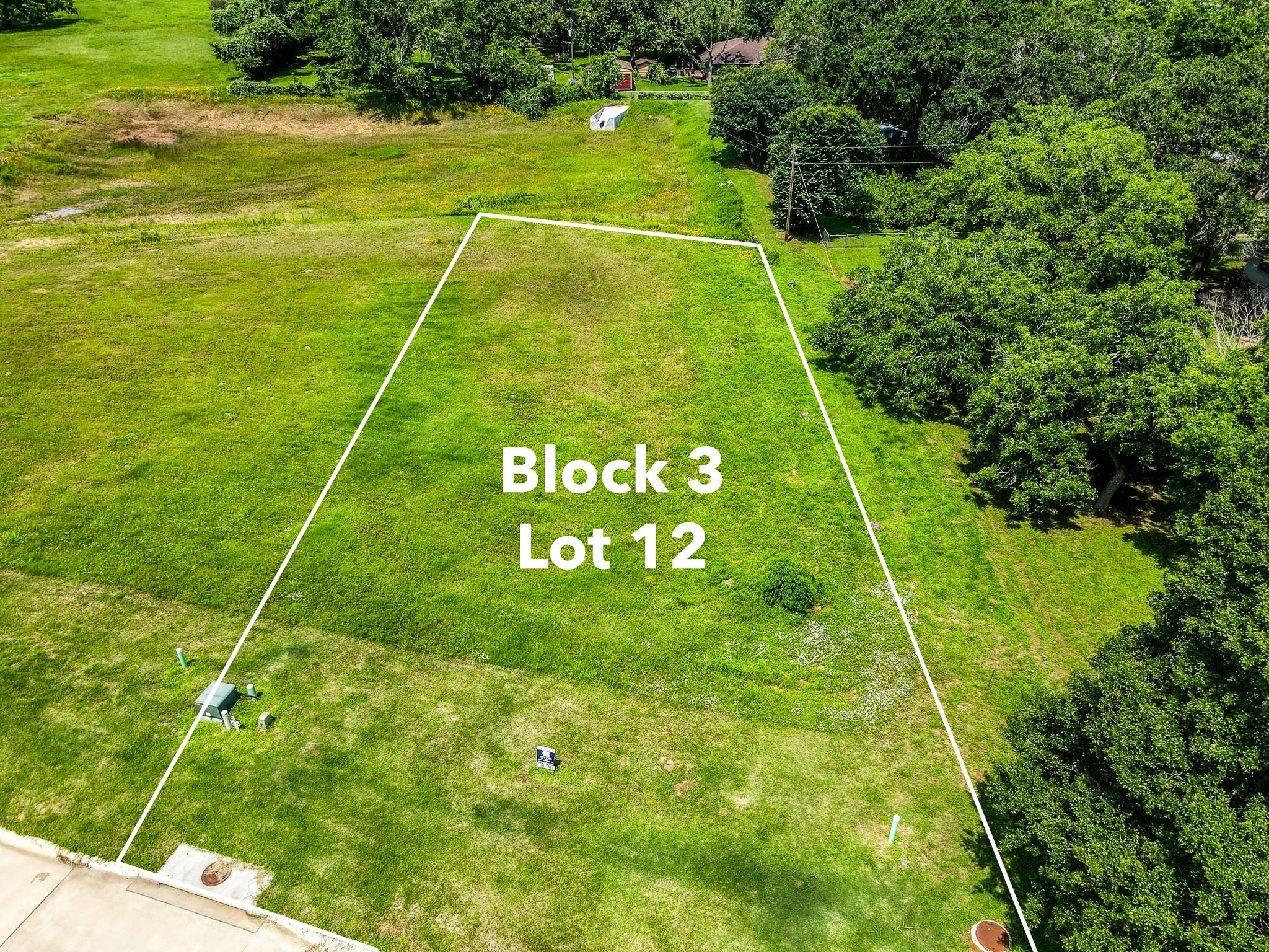 2404 Oak Hollow Lane