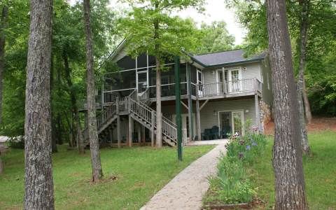 5015 Whispering Pines