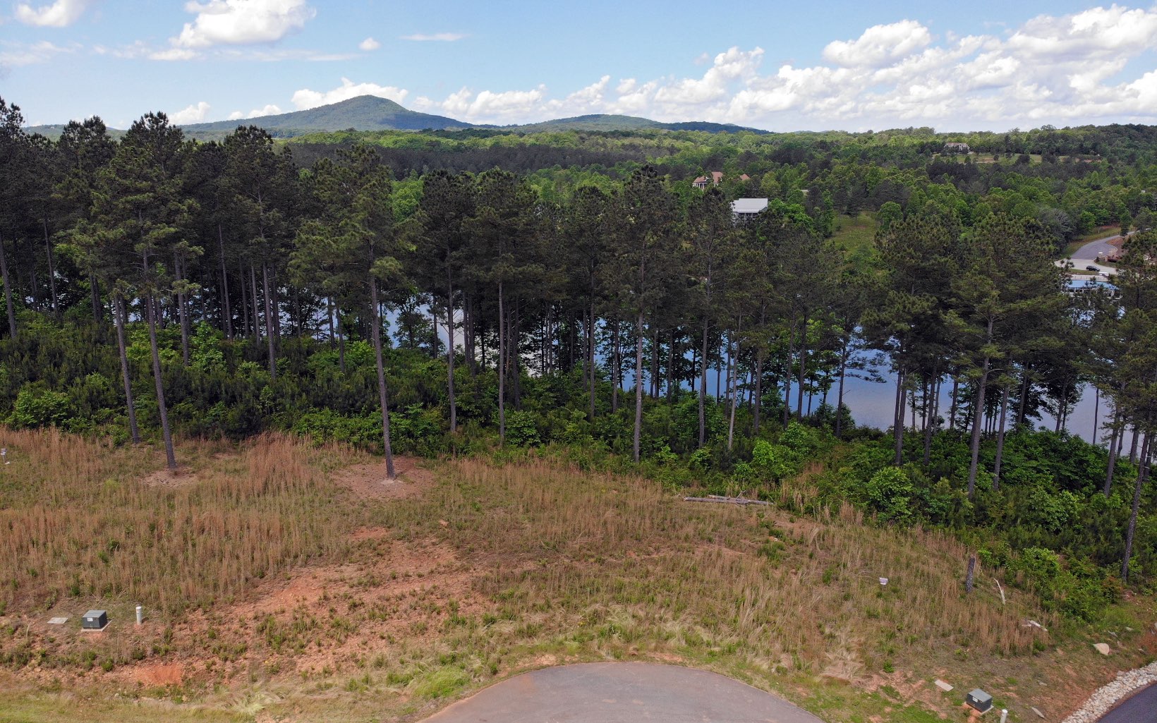 L216 Thirteen Hundred