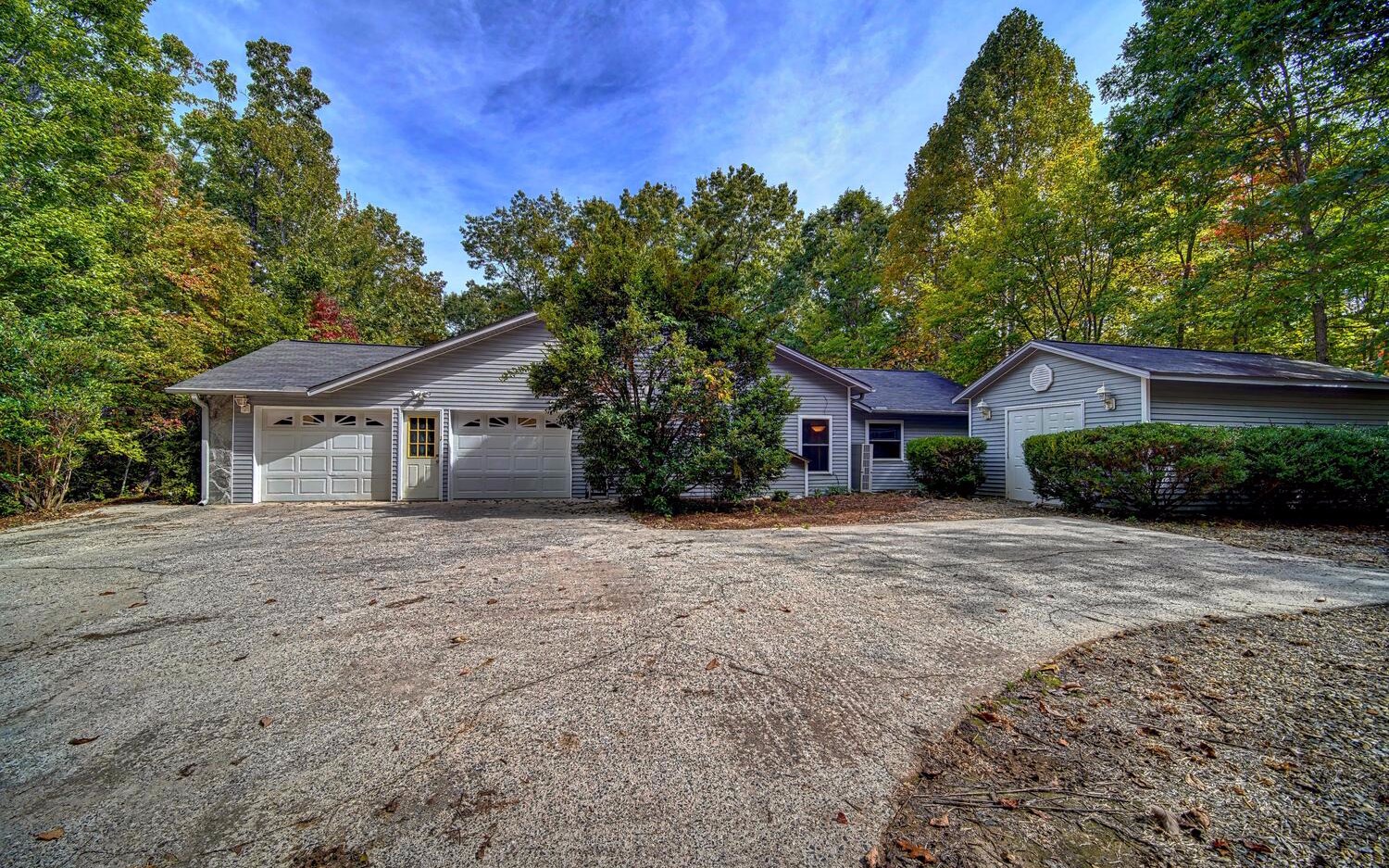 818 Sharp Top Circle