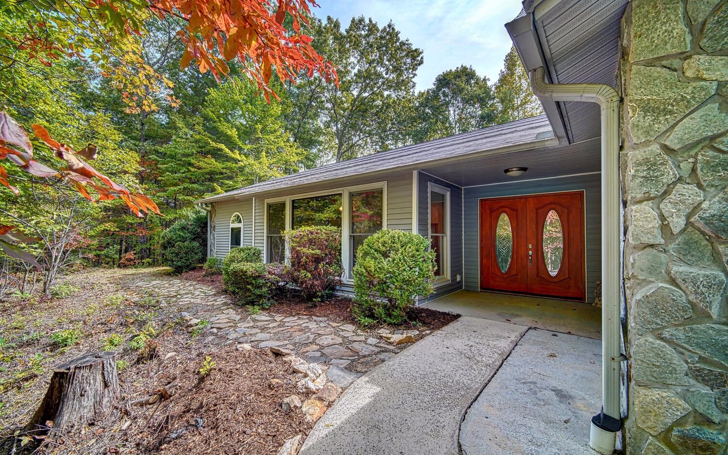 818 Sharp Top Circle