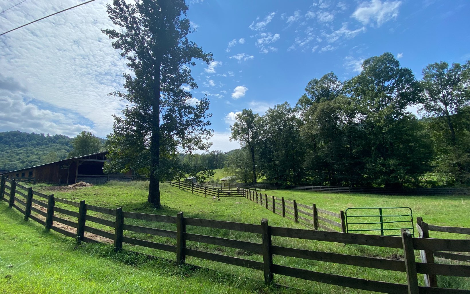 LT113 Shiloh Stables