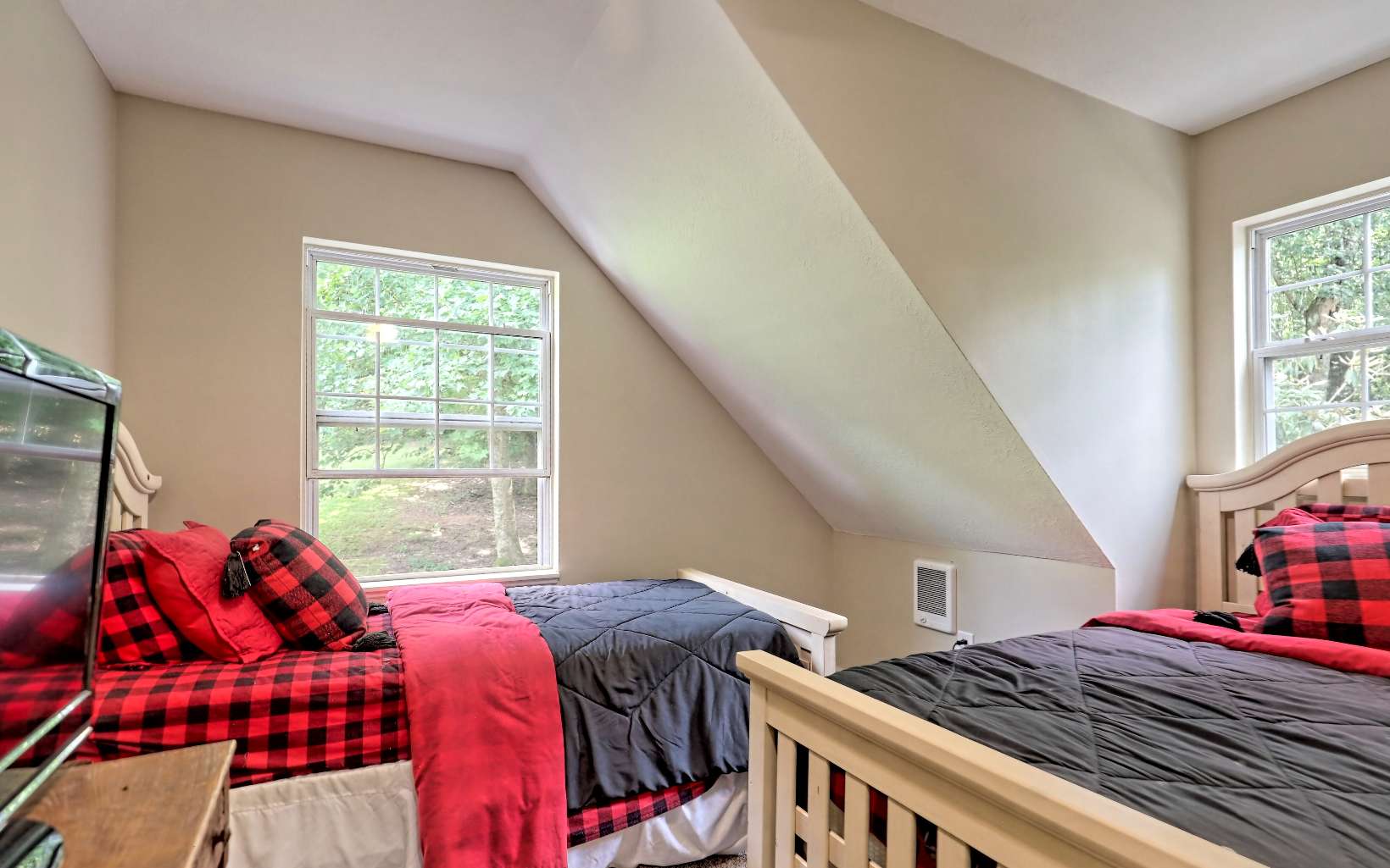 9596 Tusquittee Road