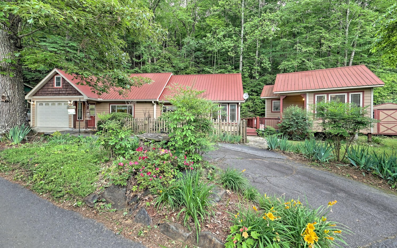 454 Hiawassee River Road