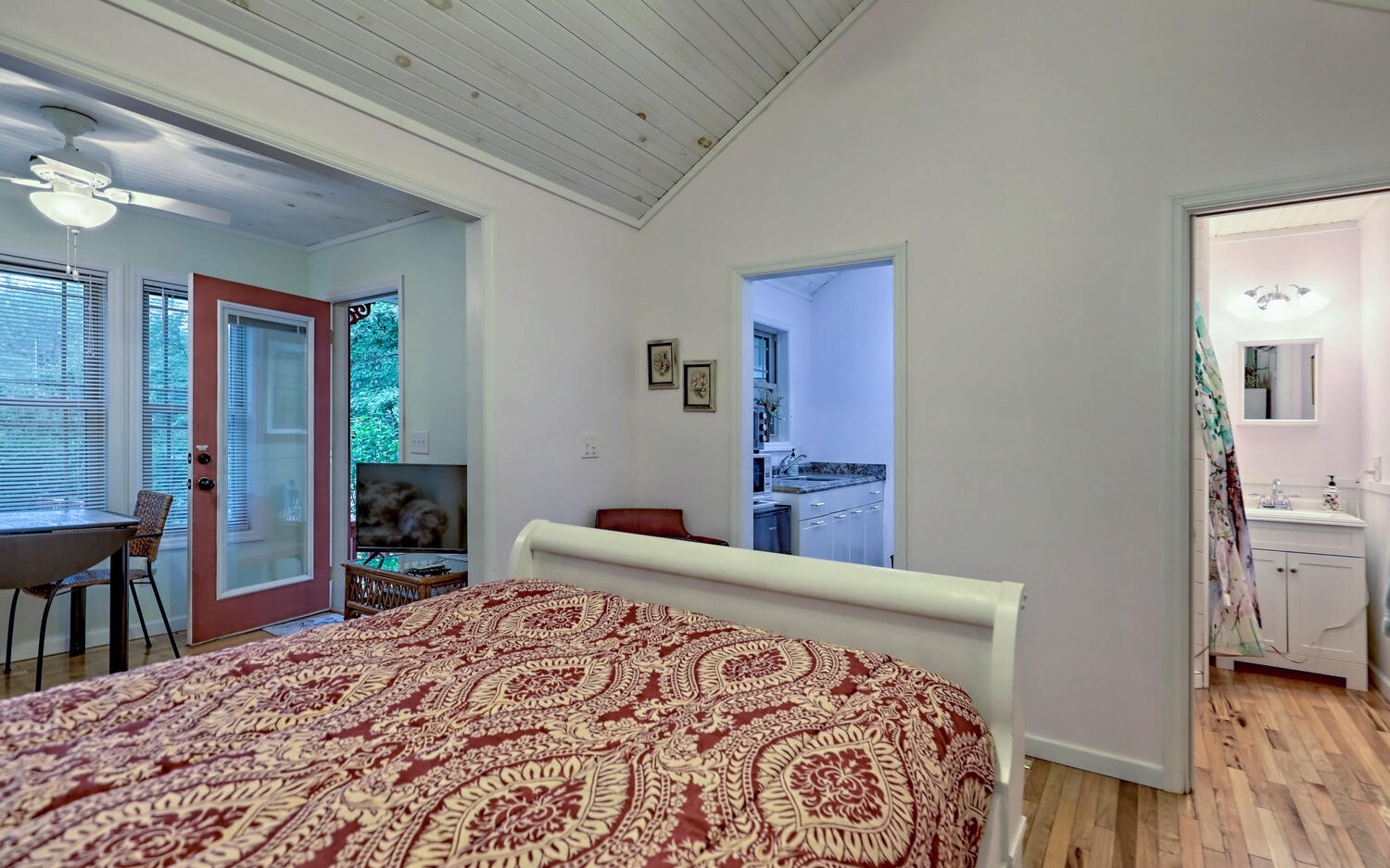 454 Hiawassee River Road