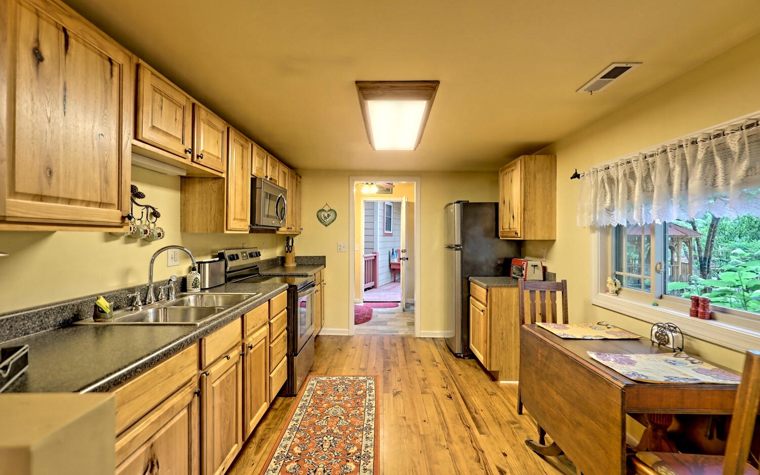 454 Hiawassee River Road