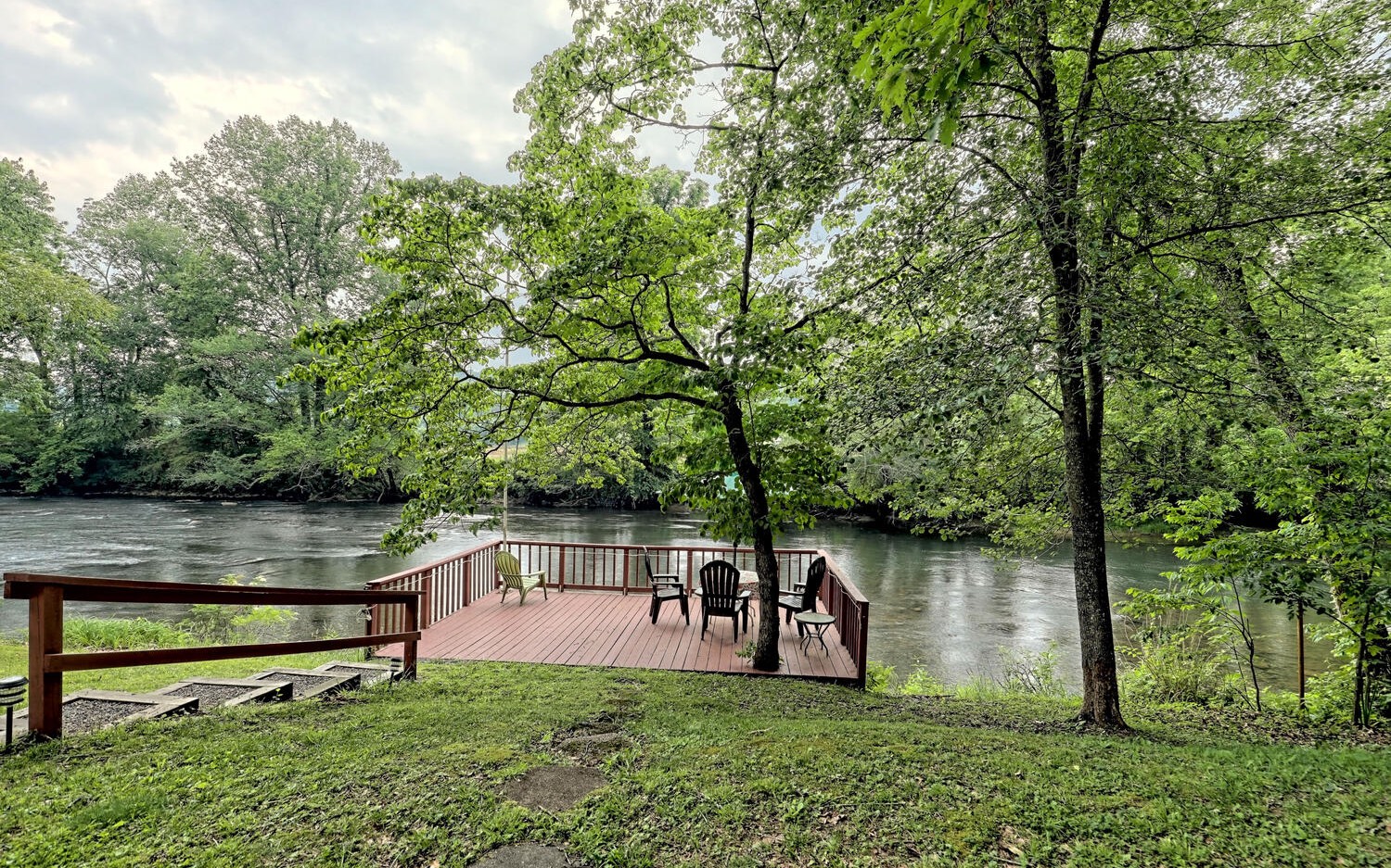 454 Hiawassee River Road