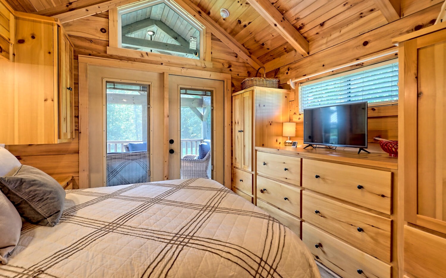 515 Golden Nugget Road