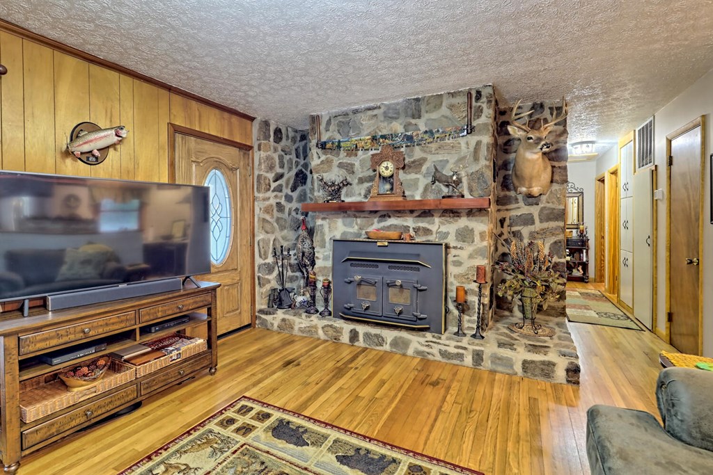 6074 Fires Creek Road