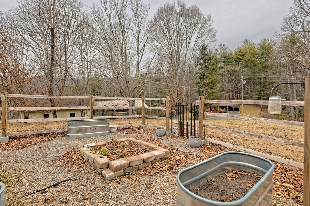 6074 Fires Creek Road