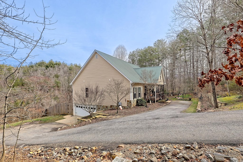 1659 Ivy Log Creek Road