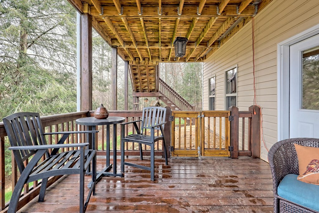 1659 Ivy Log Creek Road