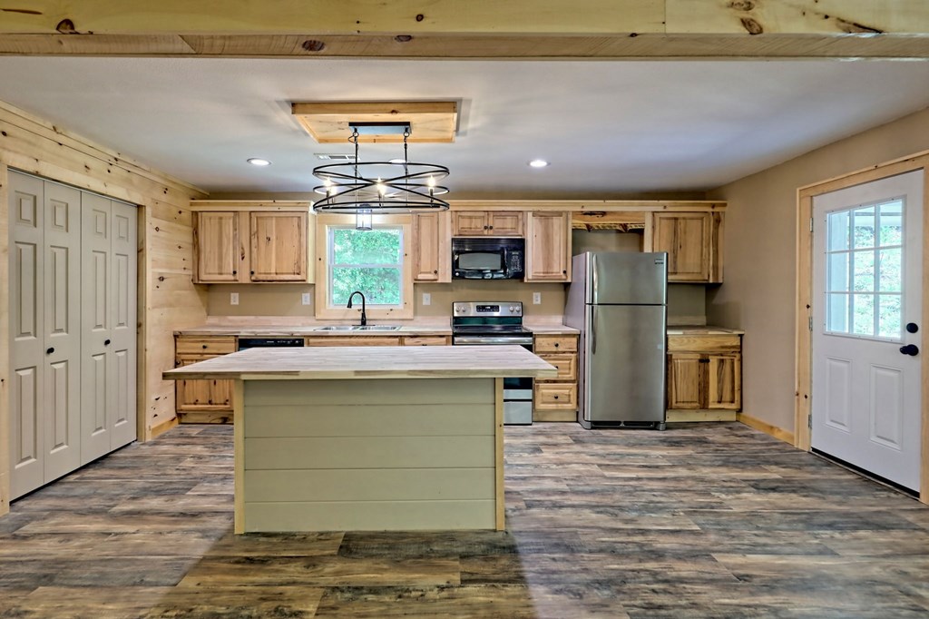 7054 Martins Creek Road