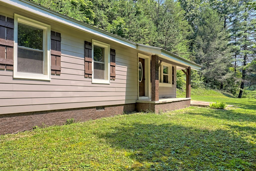 7054 Martins Creek Road