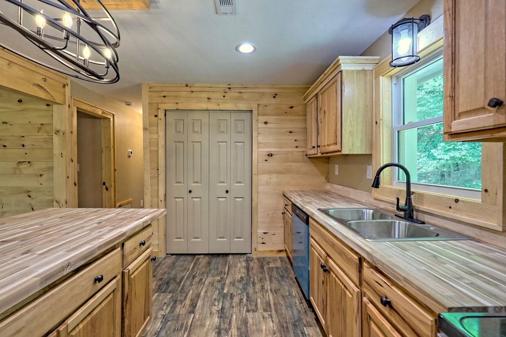 7054 Martins Creek Road