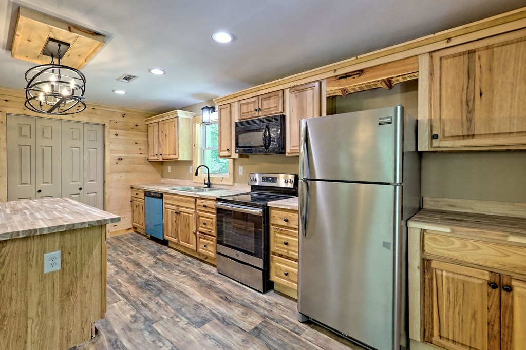 7054 Martins Creek Road